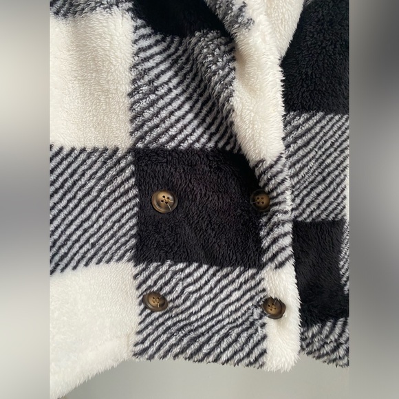 Black and White Gingham Teddy Jacket - Picture 3 of 3